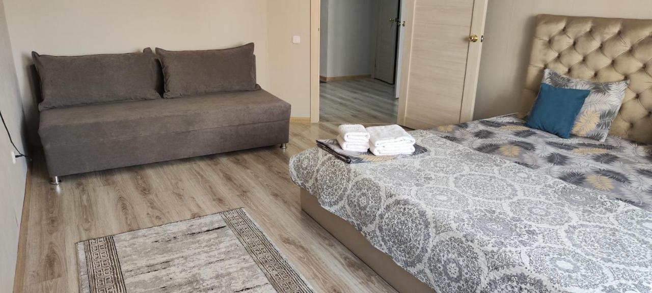 Трц Kostanay Plaza Apartment Ngoại thất bức ảnh